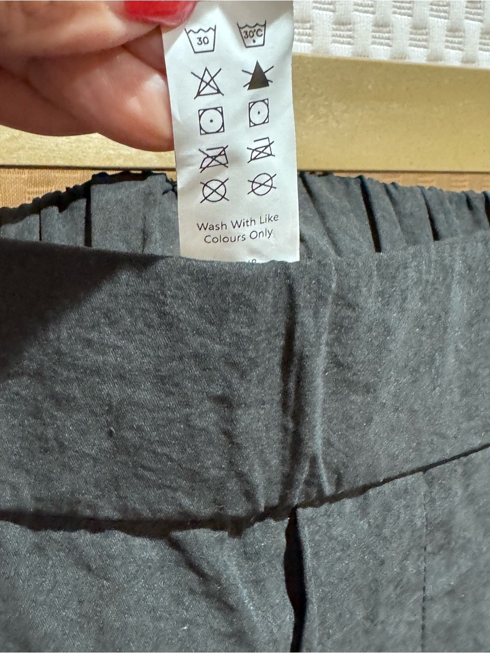 61. HALARA Wide Leg Cargo Pants in Charcoal - Picture 4 of 6